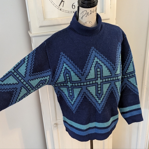 Vintage 1970s Nordic 100% Virgin Wool sweater - Picture 7 of 8